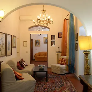 Apartment Palazzetto Dei Nobili, Florence